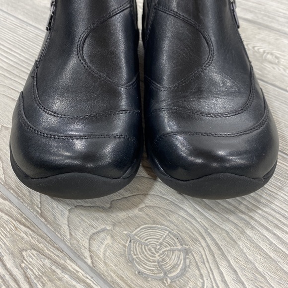 Thousands of Products Black Earth Shoes Women's Kara Faraday Zip